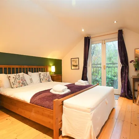 5 Bed In Witherslack Sz593 Holiday home *