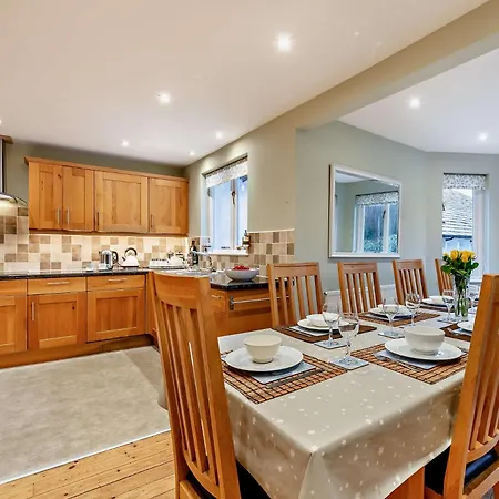 5 Bed In Witherslack Sz593
