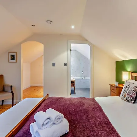 5 Bed In Grange-over-sands Oc-sz593 *