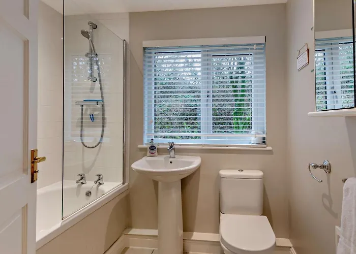 5 Bed In Grange-over-sands Oc-sz593 Levens